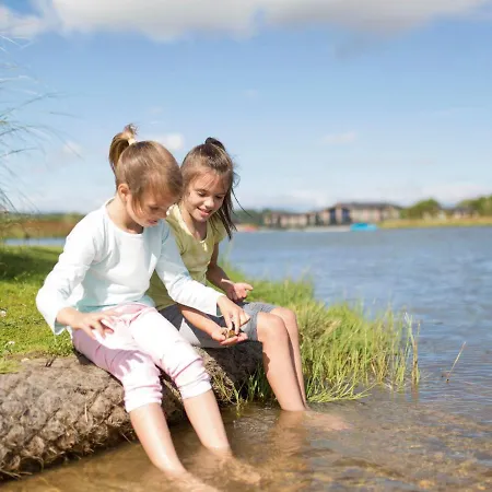Holiday Lakeland-2 בית נופש Cark